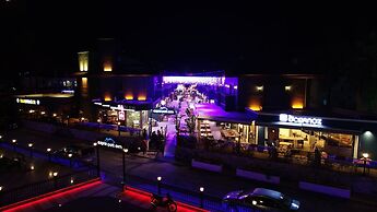 Dolphin Park Hotel