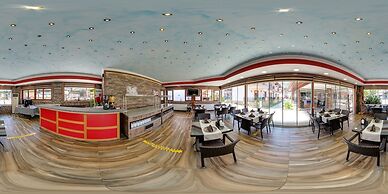 Dolphin Park Hotel
