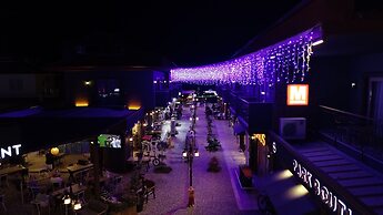 Dolphin Park Hotel
