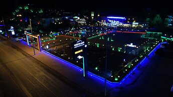 Dolphin Park Hotel