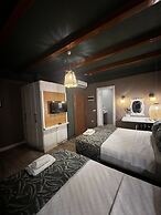 Dolphin Park Hotel