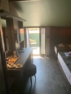 Dolphin Park Hotel