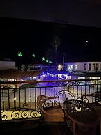 Dolphin Park Hotel