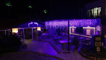 Dolphin Park Hotel