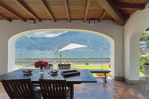 Sala Comacina Villas