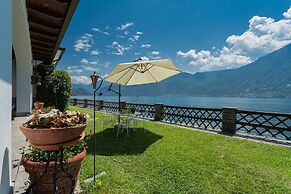 Sala Comacina Villas