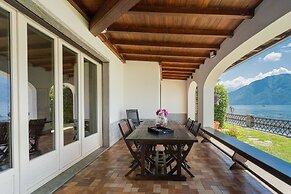 Sala Comacina Villas