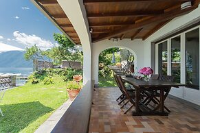 Sala Comacina Villas