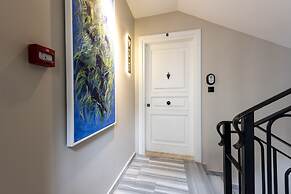 Bguest Pera Suites