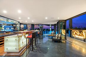 Villa Skyfall