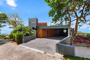 Villa Skyfall