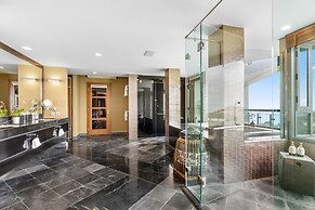 Villa Skyfall