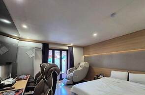Hotel Advance