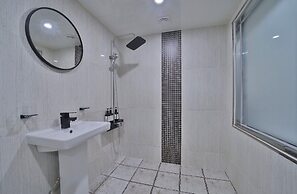 Hotel Advance