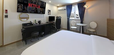 Hotel Advance