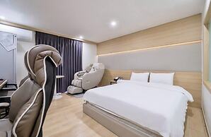 Hotel Advance