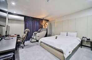 Hotel Advance