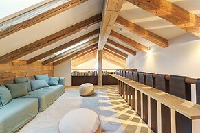 Chalet Silver Fox