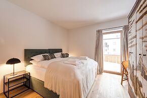 Chalet Silver Fox