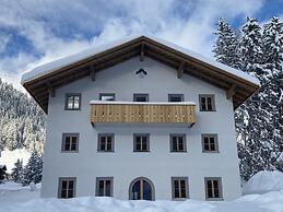 Chalet Silver Fox