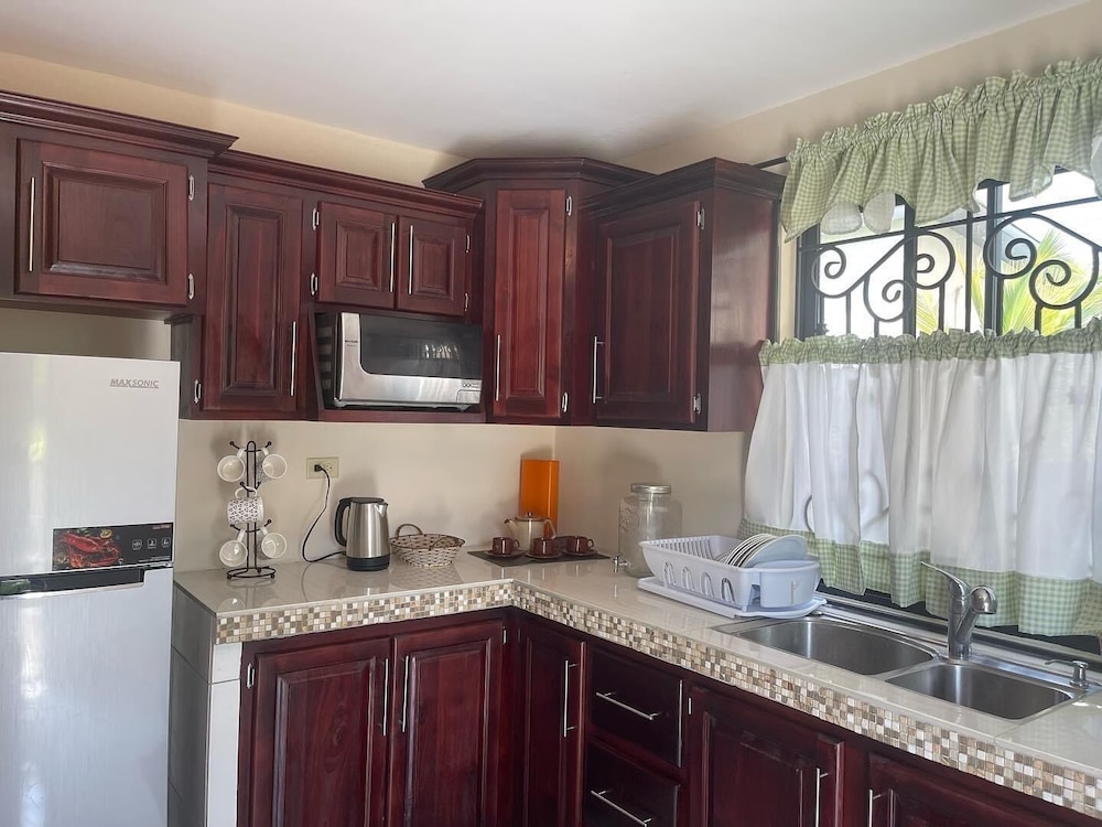 Vintage Oaks Hideaway