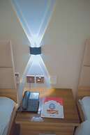 Hotel Pearl Inn