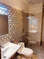 Hotel Pearl Inn