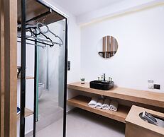 Alcyone Studios and Apartments