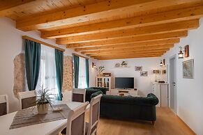 Rustic luxury villa Fulmin