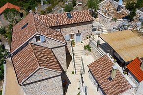Rustic luxury villa Fulmin