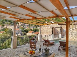 Rustic luxury villa Fulmin