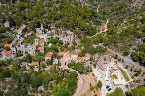 Rustic luxury villa Fulmin