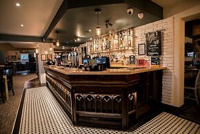 Cat & Lion Country Pub and Hotel