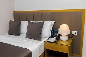 HOTEL EVEREST RDC