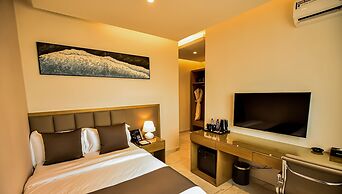 HOTEL EVEREST RDC