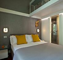 Elegant Apartment at Chiaia