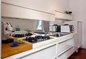 Elegant Apartment at Chiaia