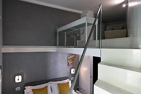 Elegant Apartment at Chiaia