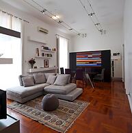 Elegant Apartment at Chiaia