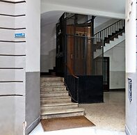 Elegant Apartment at Chiaia