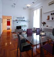 Elegant Apartment at Chiaia