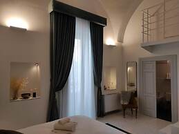 1940 Luxury Accommodations - Diamante Boutique Apartment