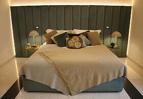 1940 Luxury Accommodations - Diamante Boutique Apartment