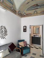 1940 Luxury Accommodations - Diamante Boutique Apartment