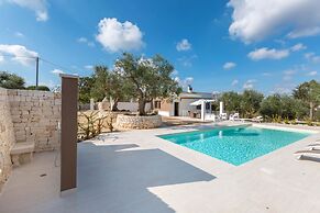 Villa Irma With Private Pool by Wonderful Italy