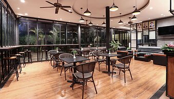 The Garden Park by Lucky Courtyard