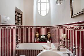 Fancy Apartment in Palazzo Grimaldi by Wonderful Italy