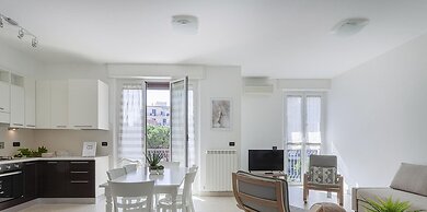 Shelley Apartments - Waves by Wonderful Italy
