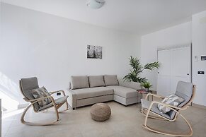 Shelley Apartments - Waves by Wonderful Italy