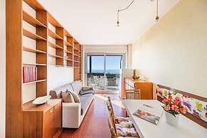 La Brise C B2 by Wonderful Italy